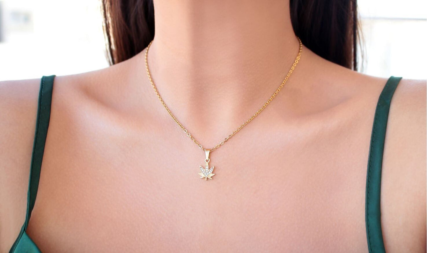 24K Cannabisblad Ketting